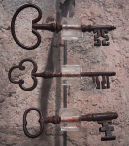 Three Keys by mmarchin via flickr